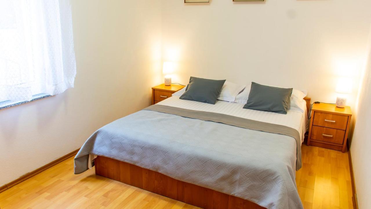 Planikovica Apartments โตรกีร์ ภายนอก รูปภาพ