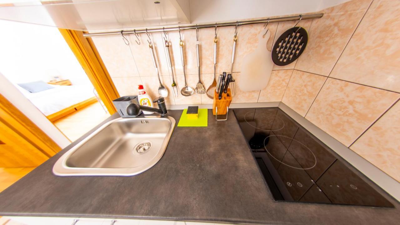 Planikovica Apartments โตรกีร์ ภายนอก รูปภาพ